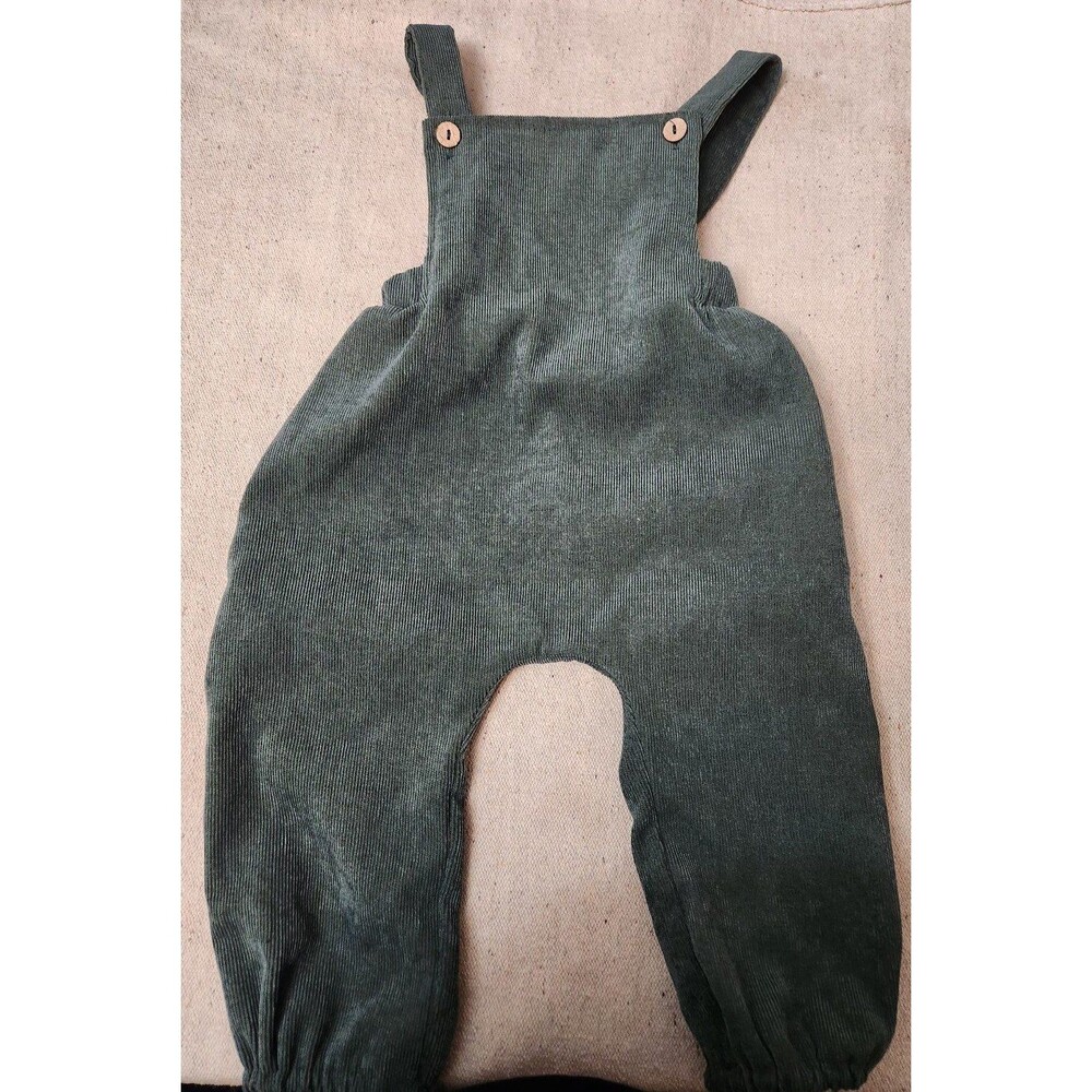 Knotted fern hunter green overalls w/ pockets size 12-18m
